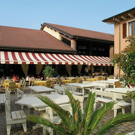 Camping Bella Italia Peschiera del Garda Exterior photo