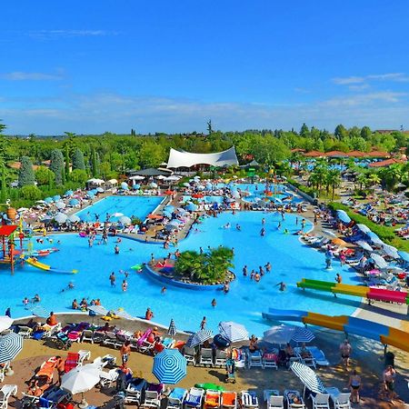 Camping Bella Italia Peschiera del Garda Exterior photo