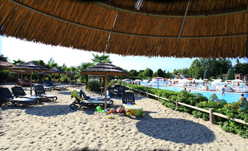 Camping Bella Italia Peschiera del Garda Exterior photo