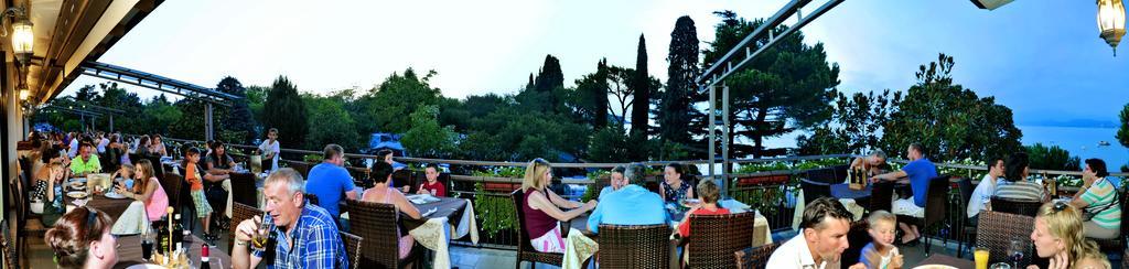 Camping Bella Italia Peschiera del Garda Exterior photo
