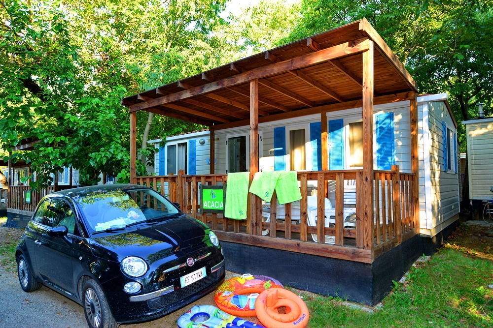 Camping Bella Italia Peschiera del Garda Exterior photo