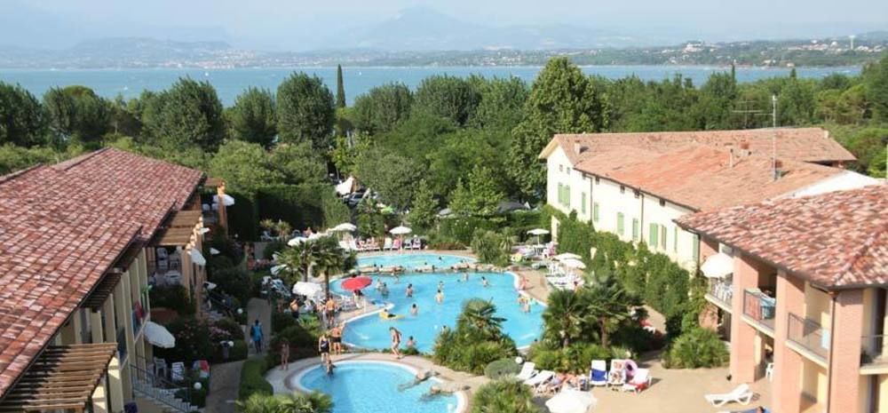 Camping Bella Italia Peschiera del Garda Exterior photo