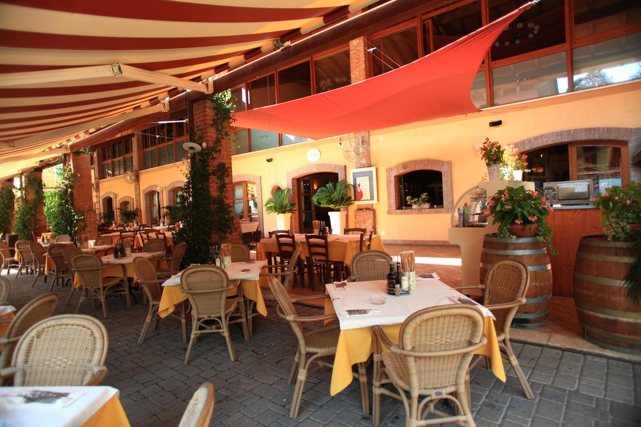 Camping Bella Italia Peschiera del Garda Exterior photo